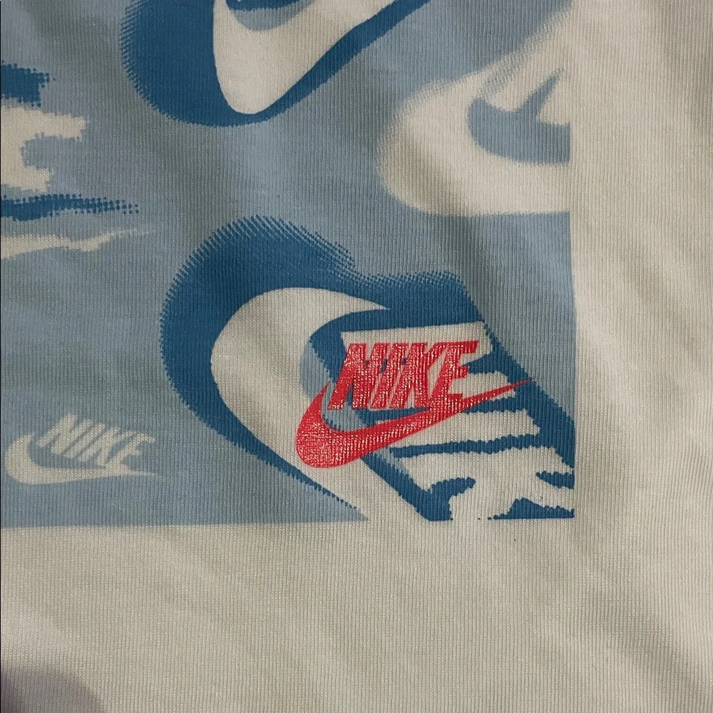 NEW! NIKE 2-PIECE T-SHIRT AND NIKE LOGO SHORTS SET. SIZE 6. BOYS. - Picture 8 of 9